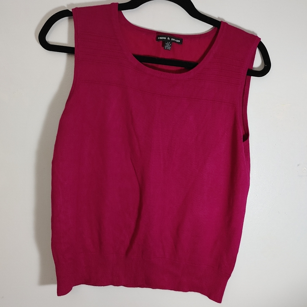 Cable & Gauge Sleeveless Crop Top Size L